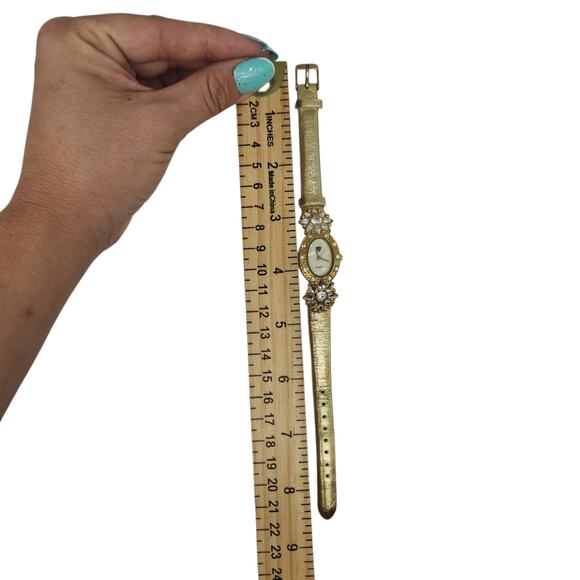 Vintage White Diamonds Watch Womens Gold Tone Dainty Crystal Cluster Floral - Picture 15 of 16